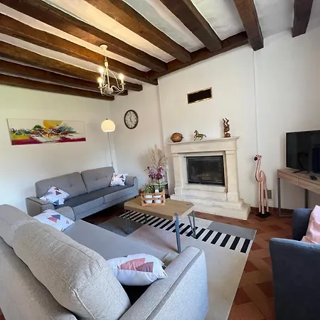 別荘 Proche Le Mans, L'eveque,maison Forestiere, Accueil Chevaux Possible 11 Pers *