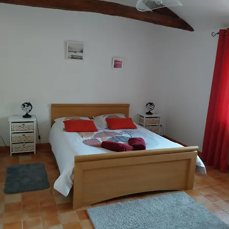 Nyaraló Proche Le Mans, L'eveque,maison Forestiere, Accueil Chevaux Possible 11 Pers *